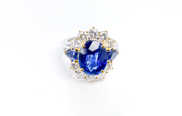 プラチナ/K18コンビ　サファイヤリング　S 6.4Ct