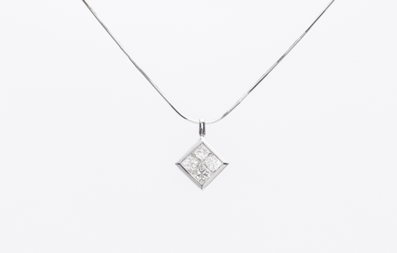 K18WGスクエアダイヤペンダントネックレス　計1.0Ct