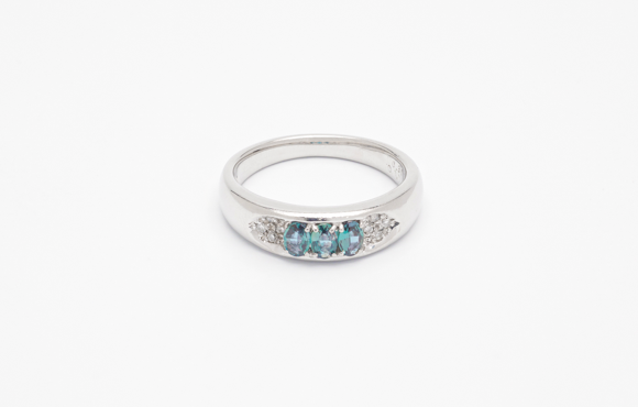 プラチナアレキサンドライトリング　計0.3Ct