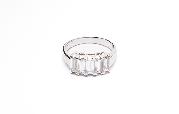 プラチナ　ダイヤリング　計1.68Ct