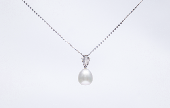 MIKIMOTO K18WGバロックパールネックレス
