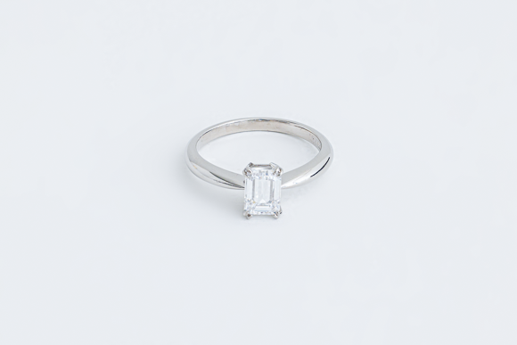 ロイヤルアッシャー　プラチナダイヤリング　D 1.01Ct