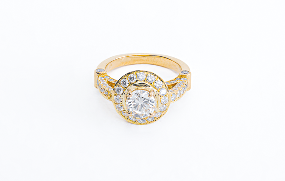 K 18ダイヤリング　D 1.010Ct D 0.45Ct 　1石ダイヤ欠落　LDH